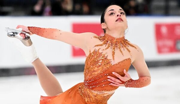 2-time champion Schizas leads after short program at figure skating nationals